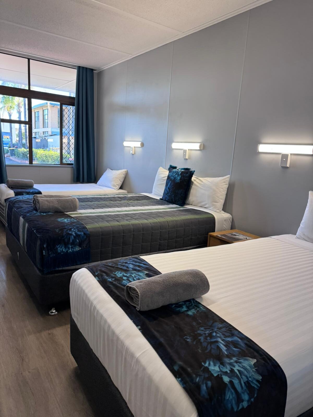 Premium Family Room with double bed and two singles